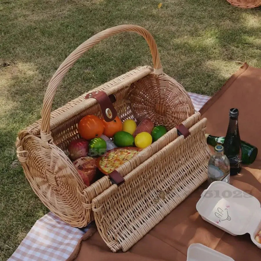 Grand Panier de Pique-Nique en Rotin 4 Personnes avec Accessoires Les paniers et Cabas de Sophie