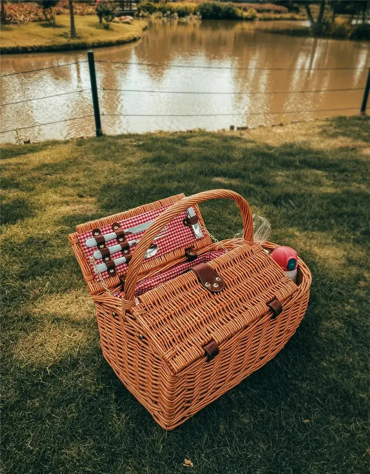 Grand Panier de Pique-Nique en Rotin 4 Personnes avec Accessoires Les paniers et Cabas de Sophie