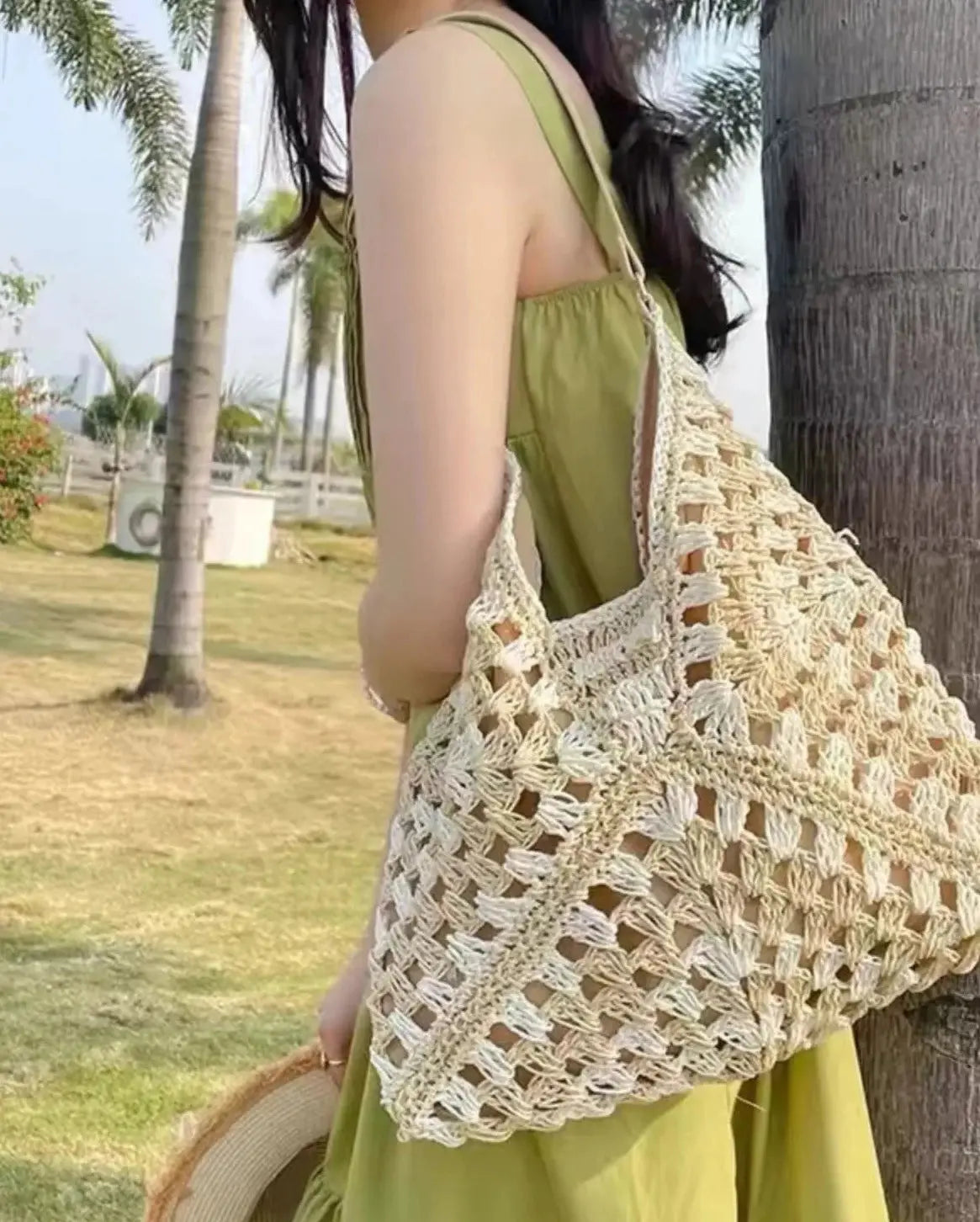 Sac Cabas à bandoulière tissé en Paille de couleur contrastée fait main - Vacances - Capacité élevée Les paniers et Cabas de Sophie